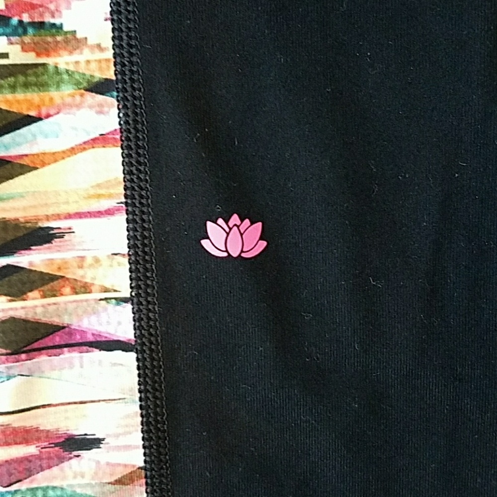Pink Lotus Aztec Print Legging - Picture 4 of 6